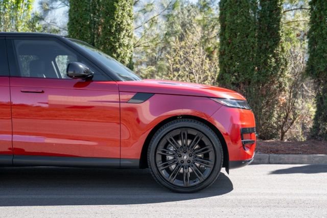 Used 2024 Land Rover Range Rover Sport SE AWD/4WD image 14