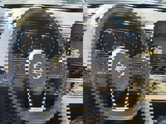 Used 2022 Nissan Pathfinder SL image 32