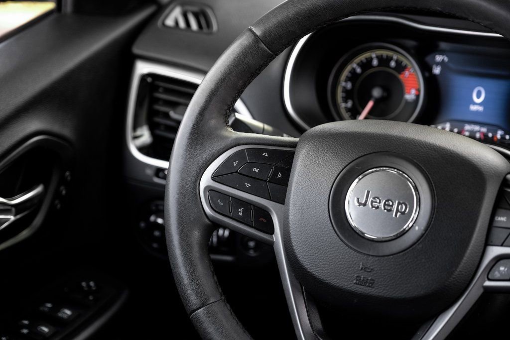 Used 2022 Jeep Cherokee Limited image 26