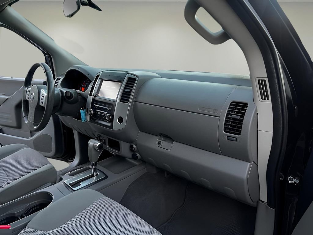 Used 2019 Nissan Frontier SV image 32