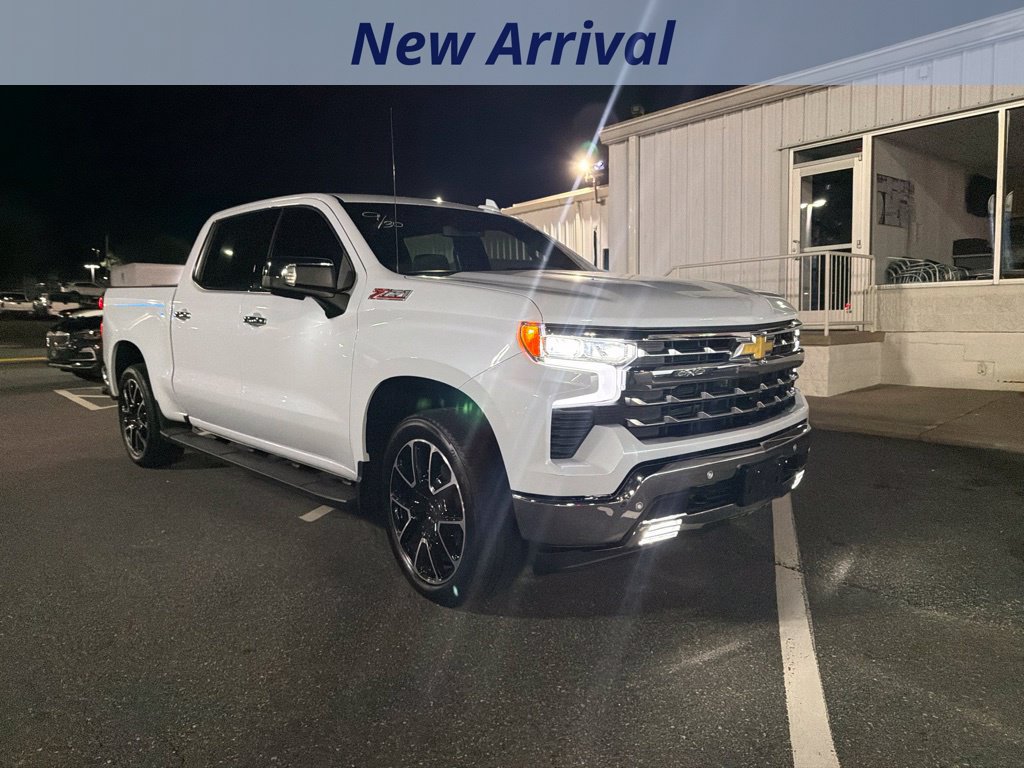 Used 2026 Chevrolet Silverado 1500 LTZ AWD/4WD image 2