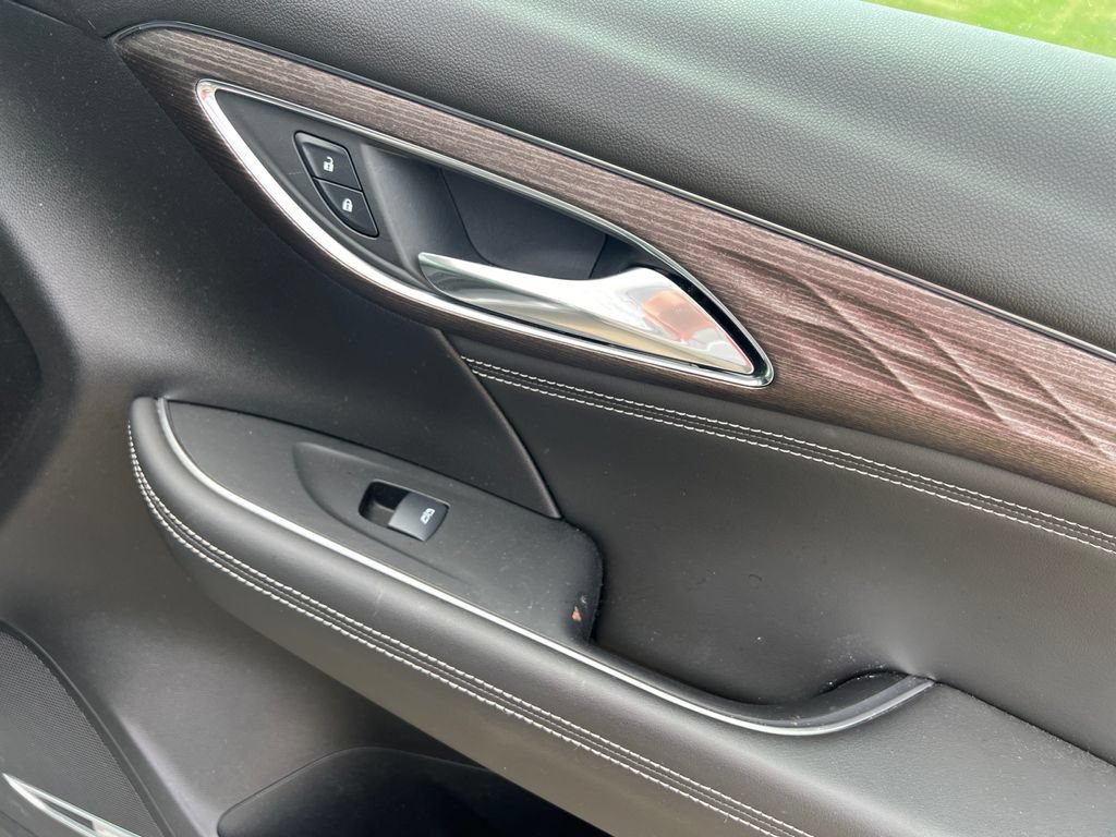 Used 2023 Buick Envision Avenir AWD/4WD image 40