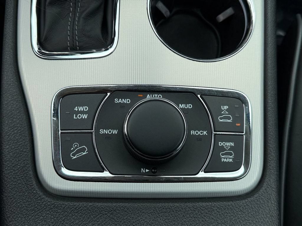 Used 2019 Jeep Grand Cherokee Summit w/ Platinum Series Group AWD/4WD image 21