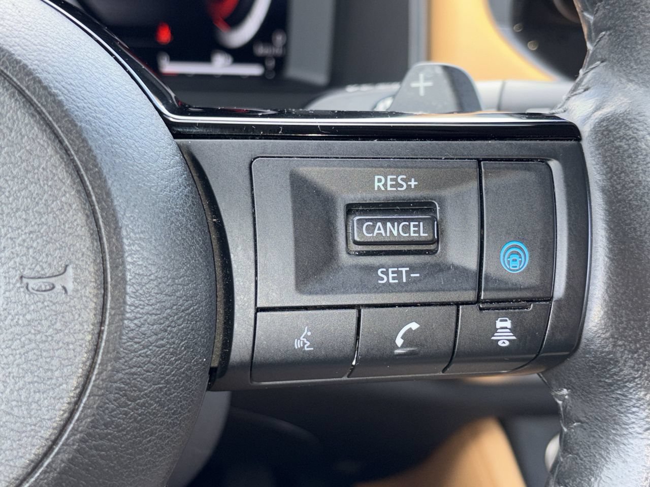 Certified 2022 Nissan Rogue Platinum w/ Head-Up Display Package AWD/4WD image 21
