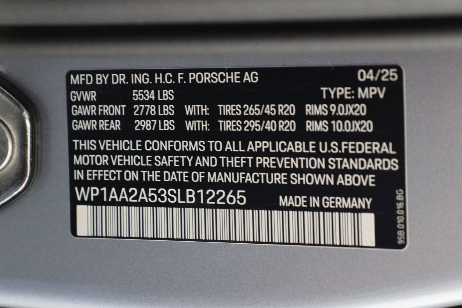 Certified 2025 Porsche Macan image 19