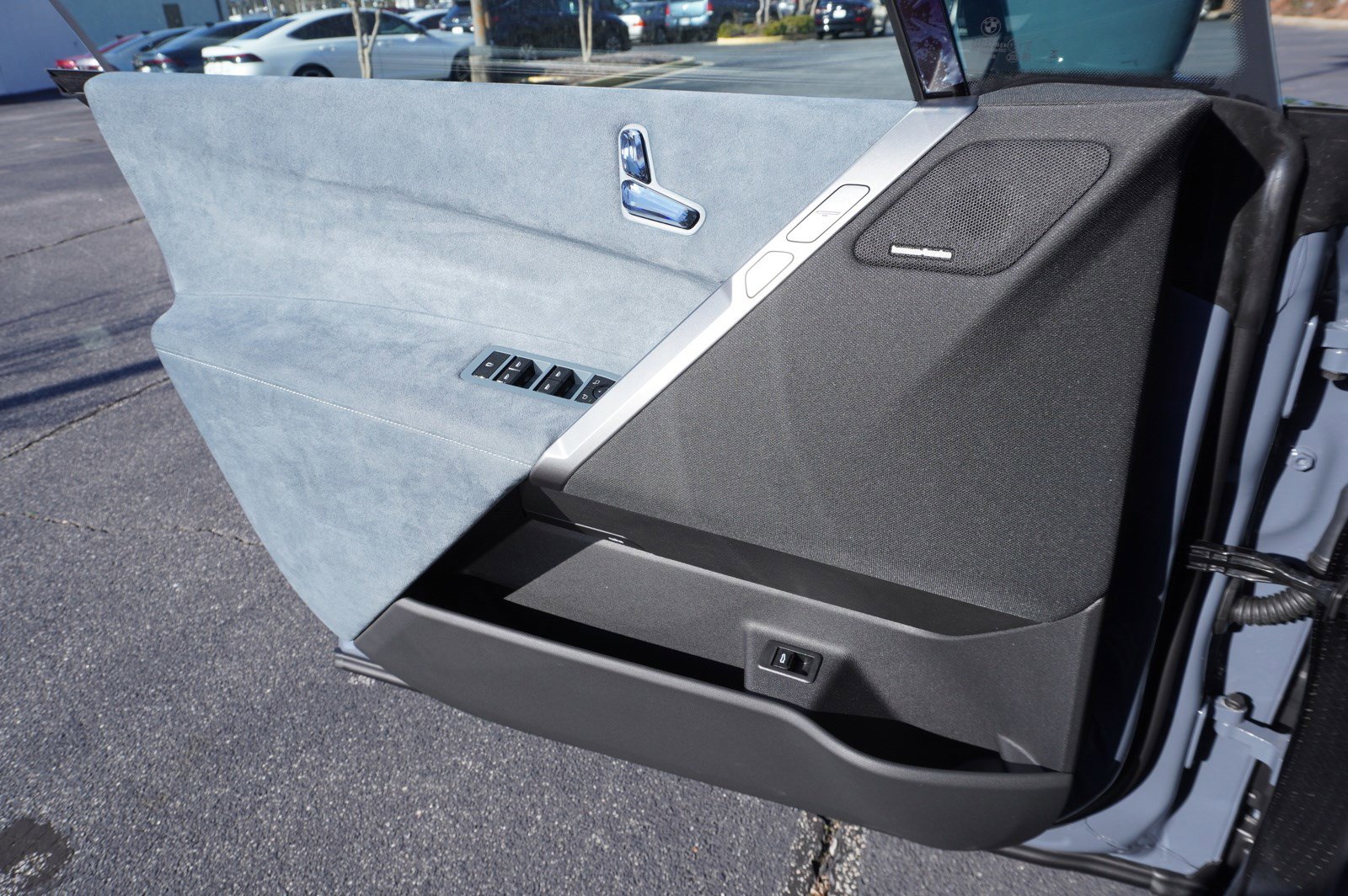 New 2025 BMW iX xDrive50 image 17