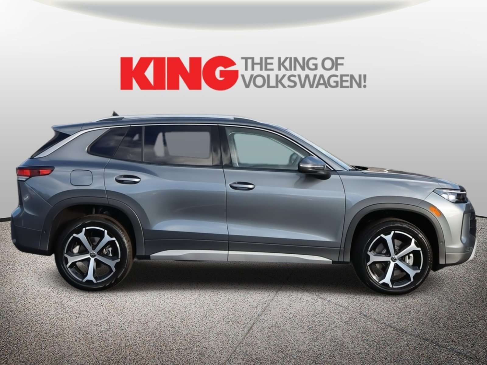 New 2026 Volkswagen Tiguan SE image 2