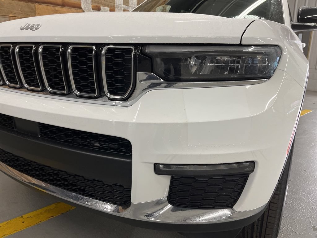 New 2025 Jeep Grand Cherokee L Limited w/ Trailer Tow Package AWD/4WD image 11