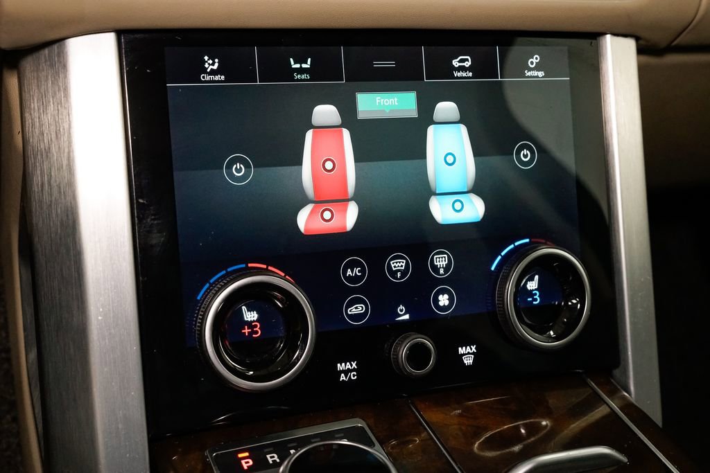 Used 2020 Land Rover Range Rover HSE image 24