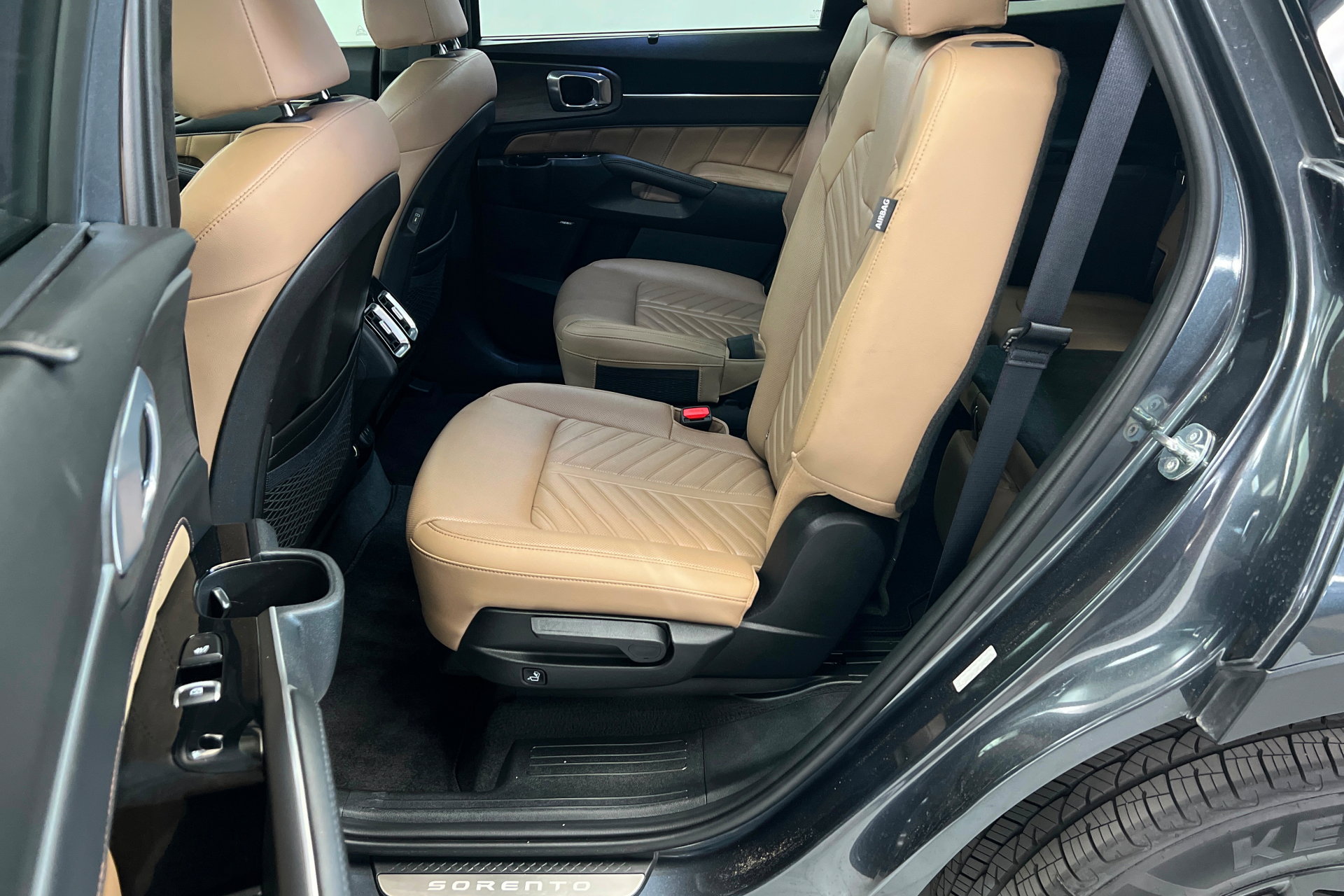 Used 2024 Kia Sorento SX Prestige w/ Olive Brown Leather Package image 22