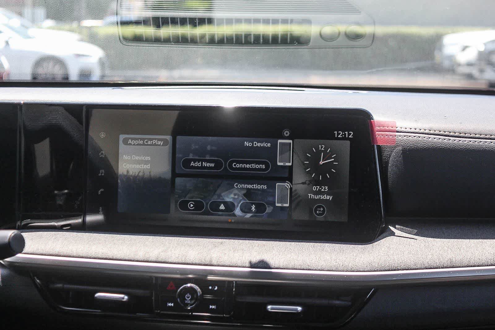 Used 2025 Nissan Kicks SV FWD image 18