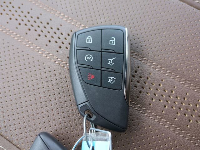 Used 2025 Chevrolet Tahoe High Country image 36