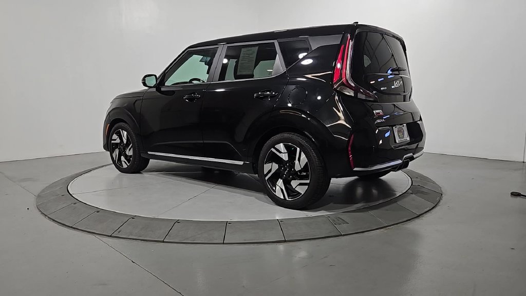 Used 2023 Kia Soul GT-Line w/ GT-Line Technology Package FWD image 3