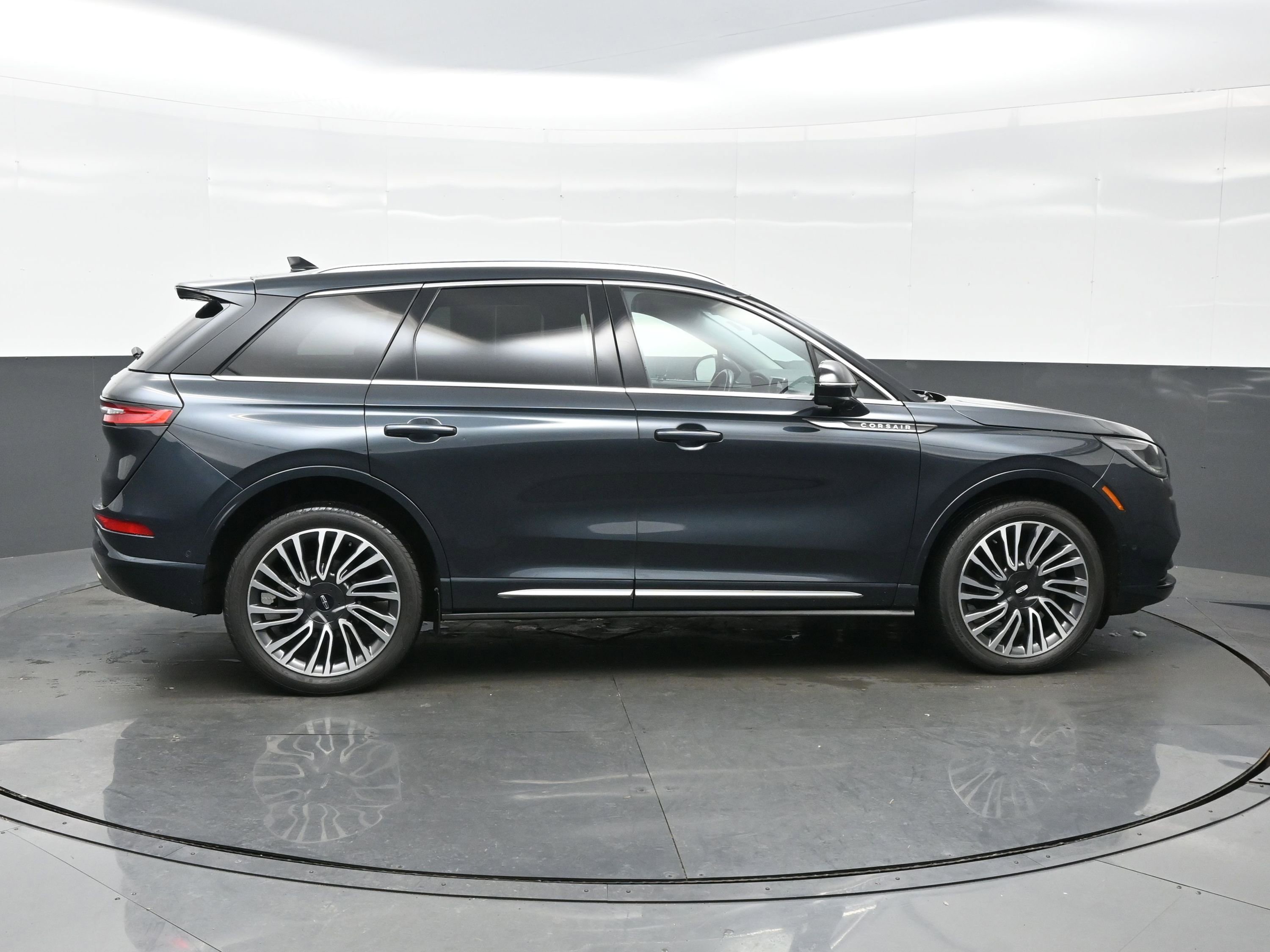 Used 2022 Lincoln Corsair Reserve w/ Equipment Group 201A image 7