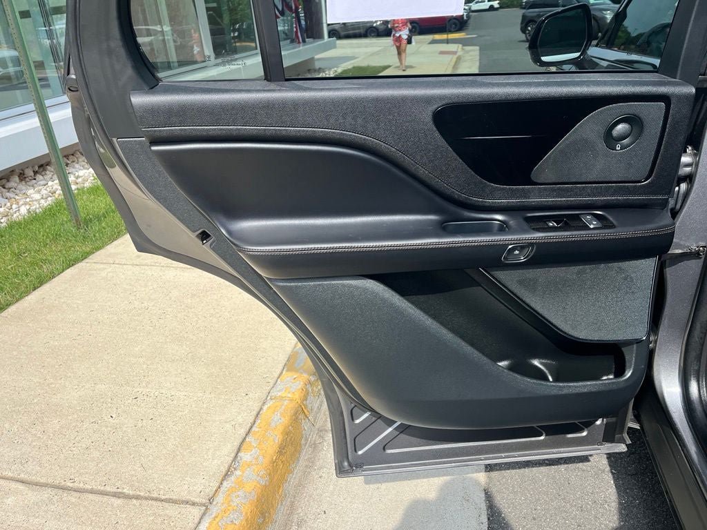Certified 2023 Lincoln Aviator Reserve w/ Equipment Group 201A AWD/4WD image 19