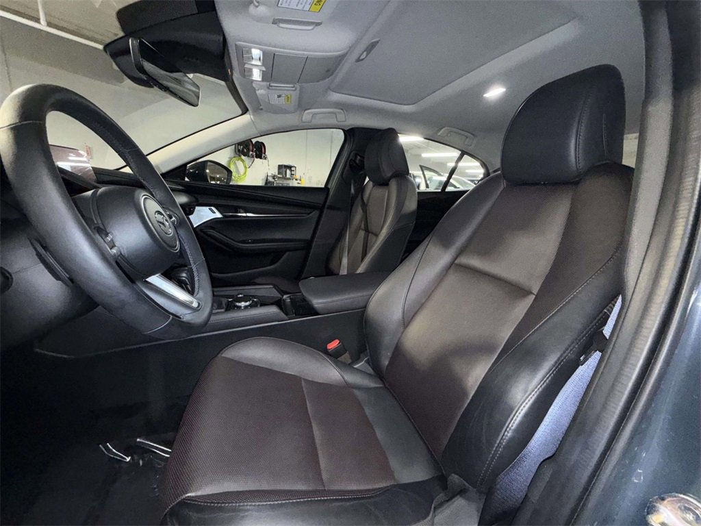 Used 2023 MAZDA MAZDA3 2.5 Turbo Sedan w/Premium Plus image 2