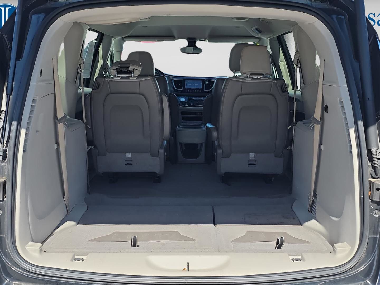 Used 2017 Chrysler Pacifica Touring-L image 6