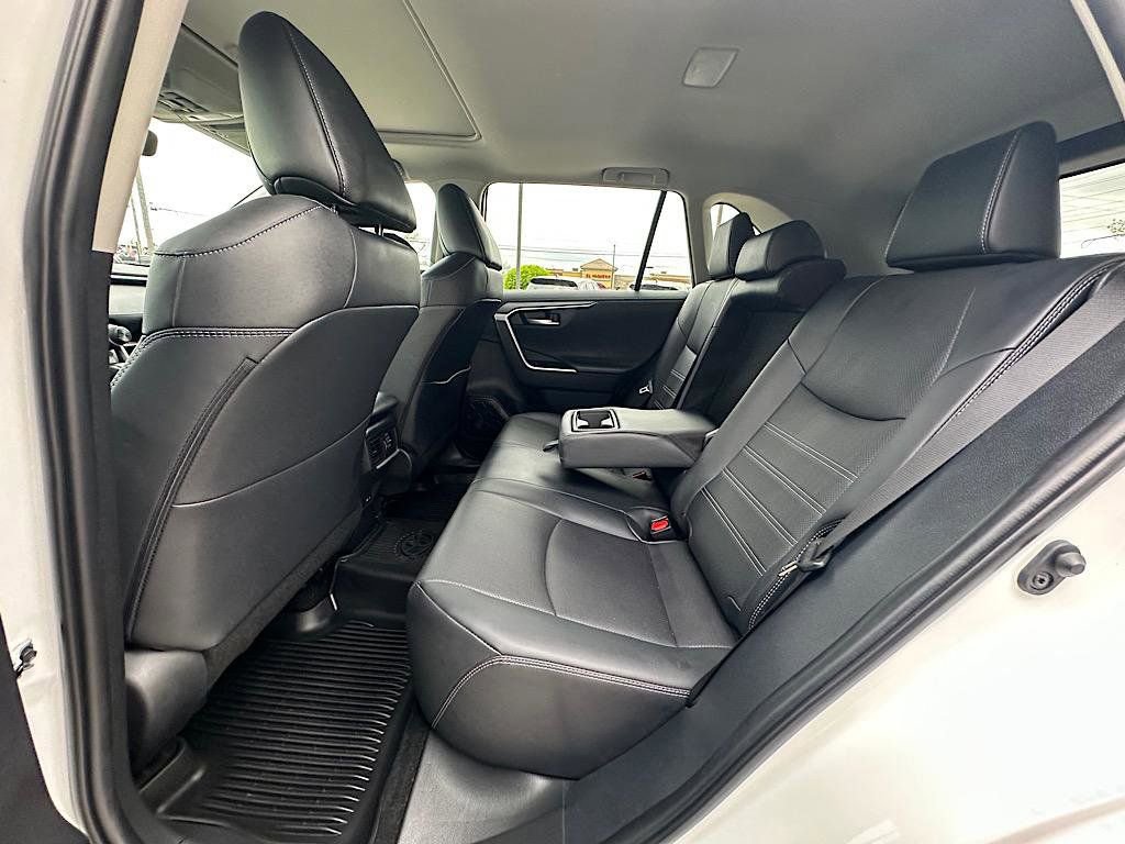 Used 2025 Toyota RAV4 Limited w/ Advanced Technology Package image 19