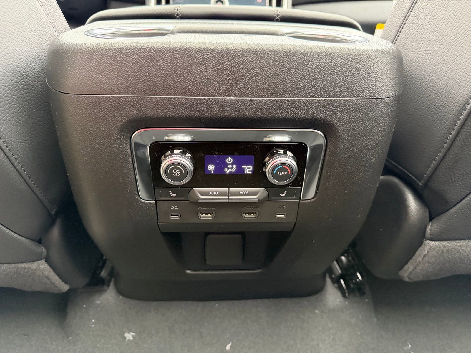 New 2026 GMC Yukon XL Denali image 33