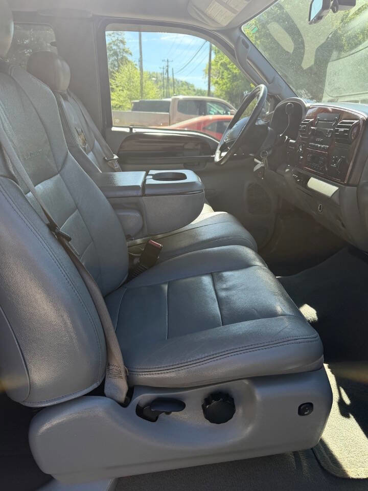 Used 2006 Ford F350 Lariat AWD/4WD image 14