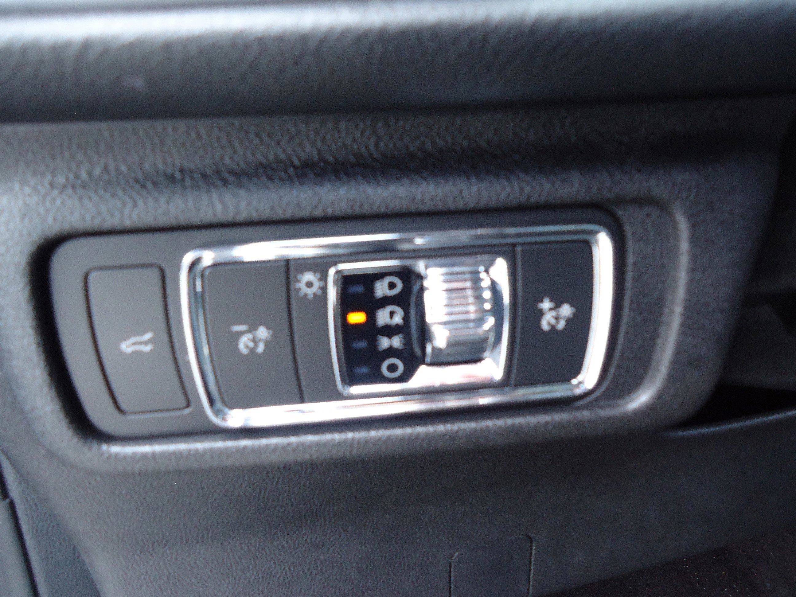 Used 2022 Lincoln Corsair AWD w/ Premium Package image 14