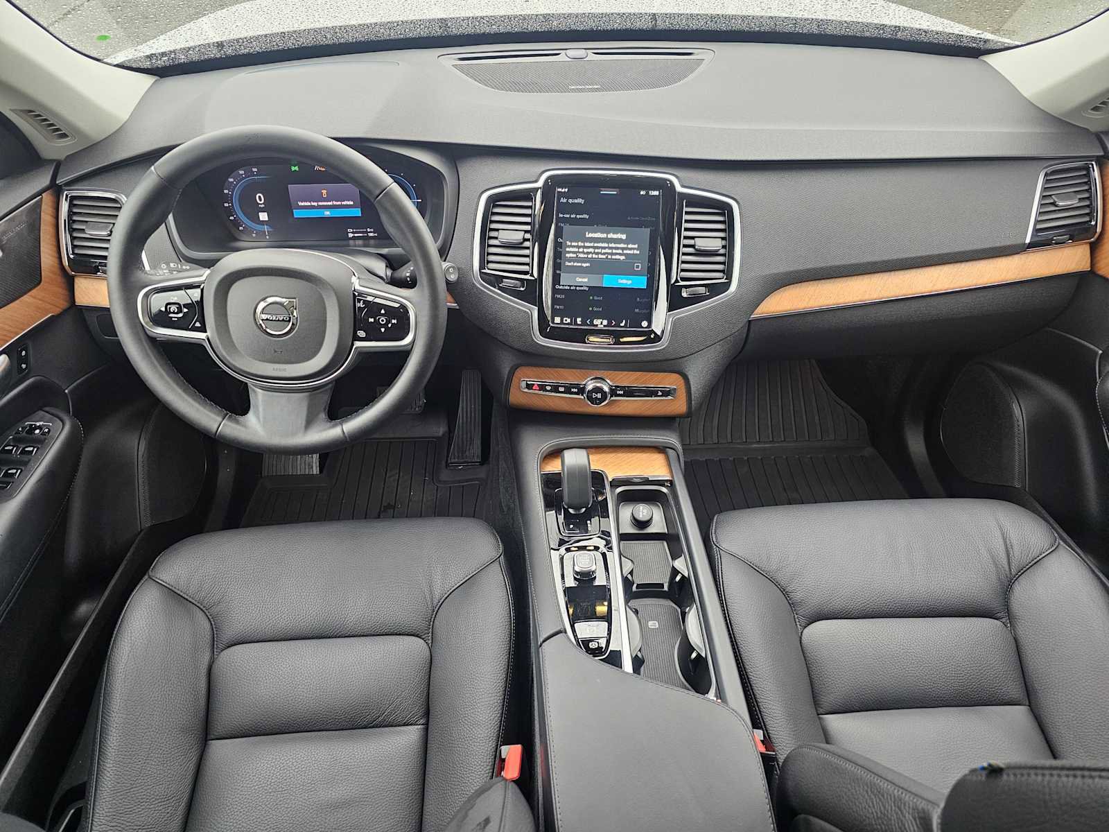 Certified 2025 Volvo XC90 T8 Plus w/ Protection Package Premier image 22