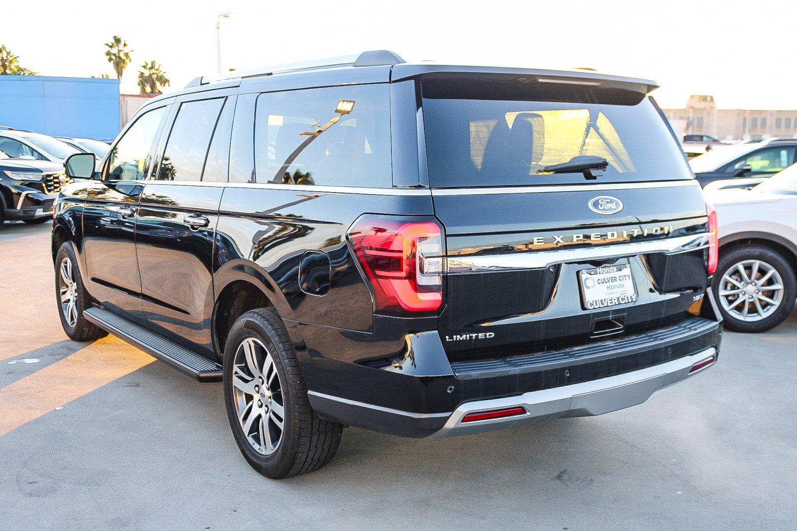 Used 2024 Ford Expedition Max Limited image 7