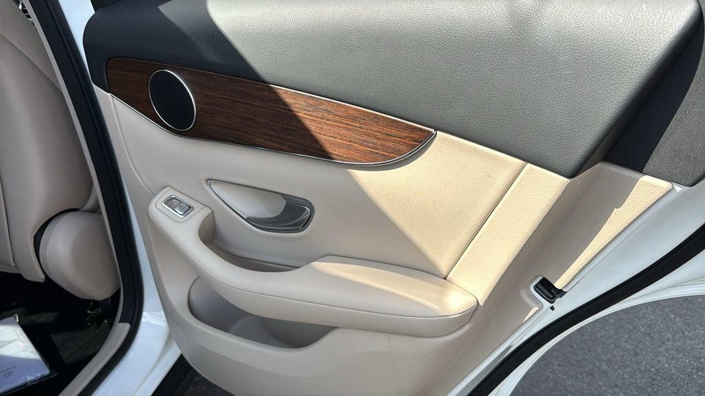 Certified 2022 Mercedes-Benz GLC 300 4MATIC image 15