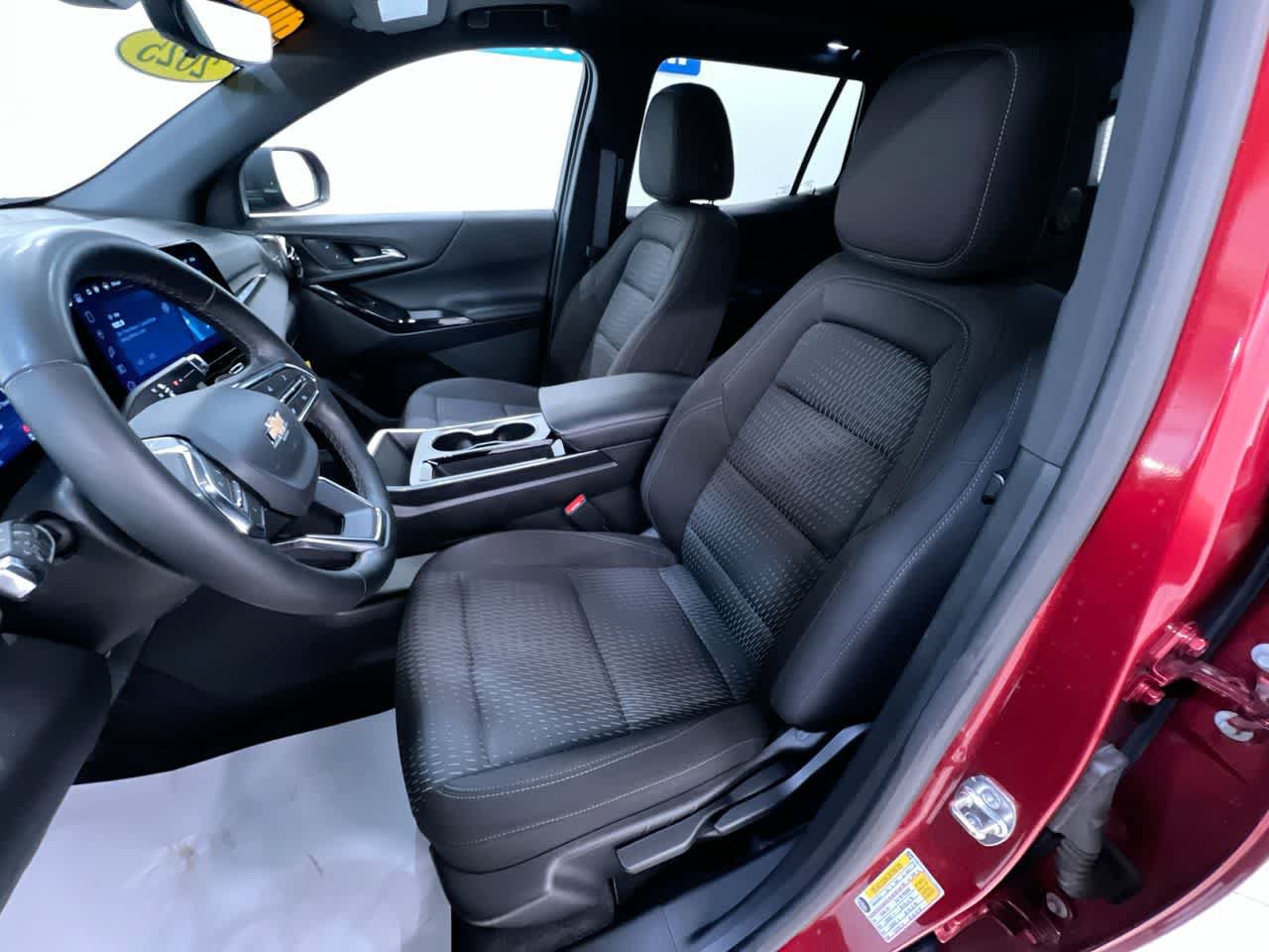 Used 2025 Chevrolet Equinox LT w/ Safety and Technology Package FWD image 14