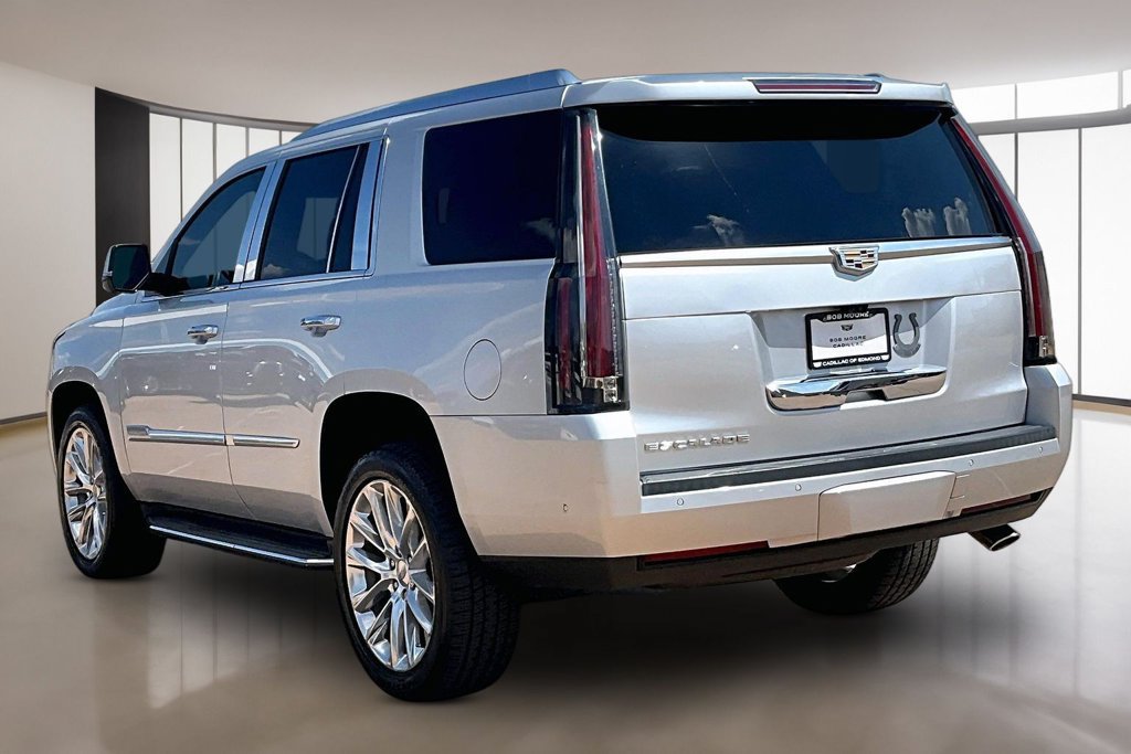 Used 2019 Cadillac Escalade Luxury AWD/4WD image 12