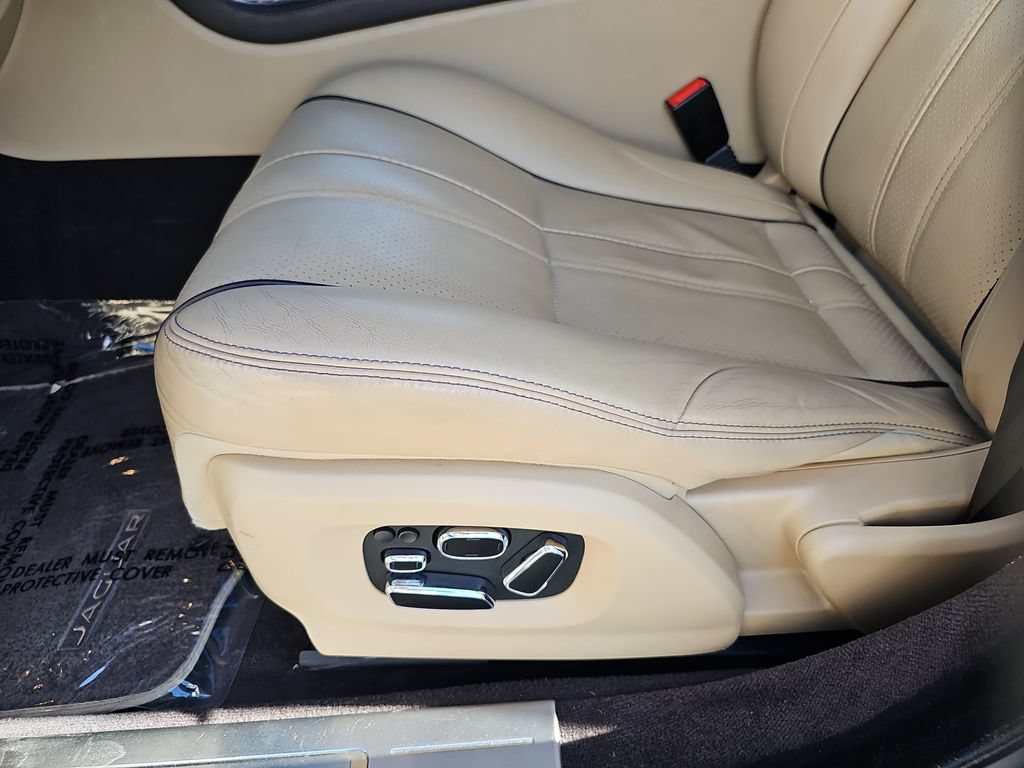 Used 2015 Jaguar XJ L Portfolio RWD image 18