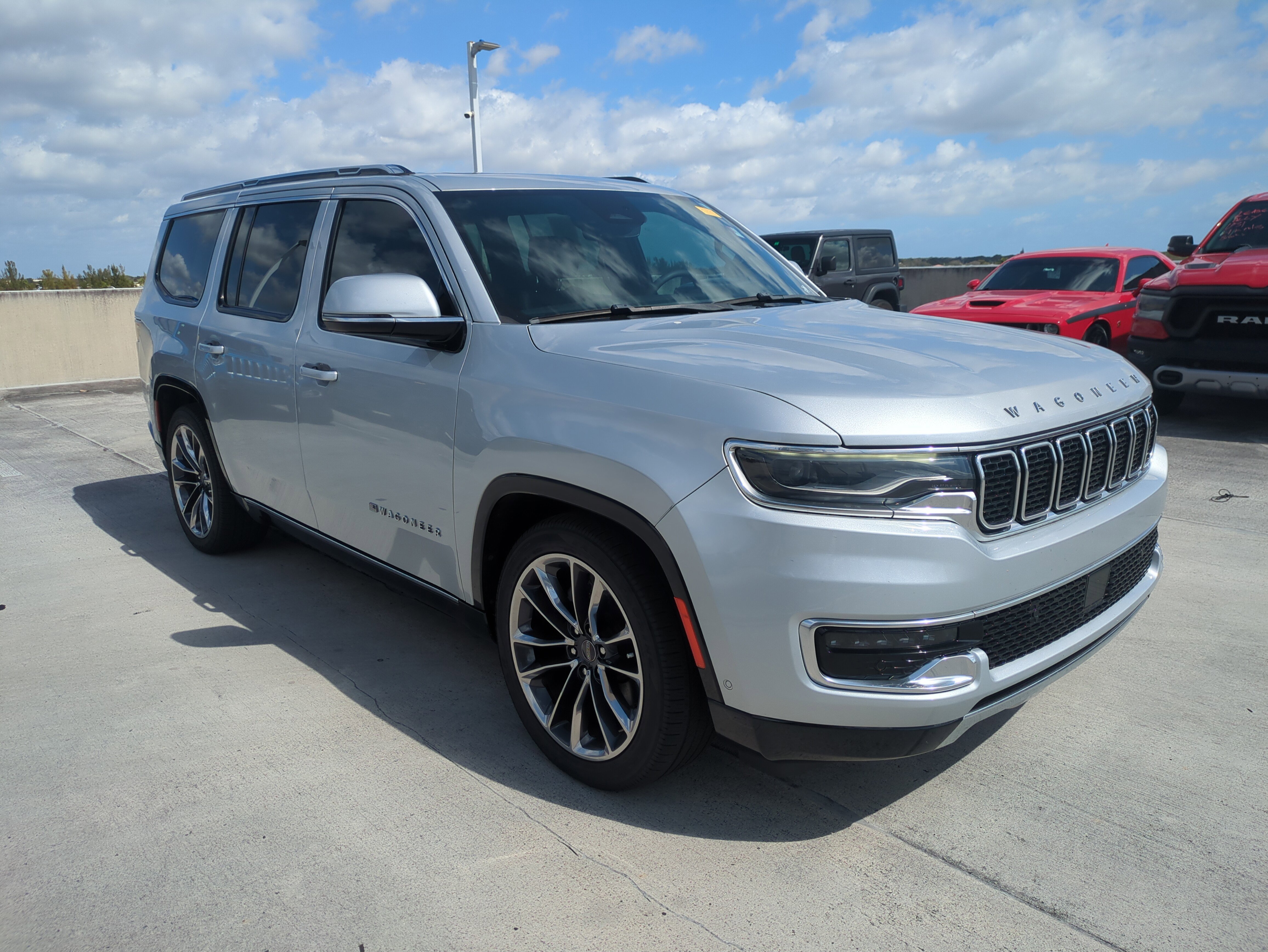 Used 2022 Jeep Wagoneer Series III w/ Premium Group I image 2