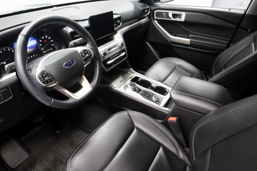 Certified 2022 Ford Explorer XLT w/ Equipment Group 202A image 24