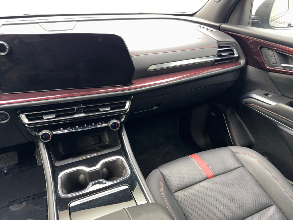 Used 2024 Chevrolet Traverse RS FWD image 59