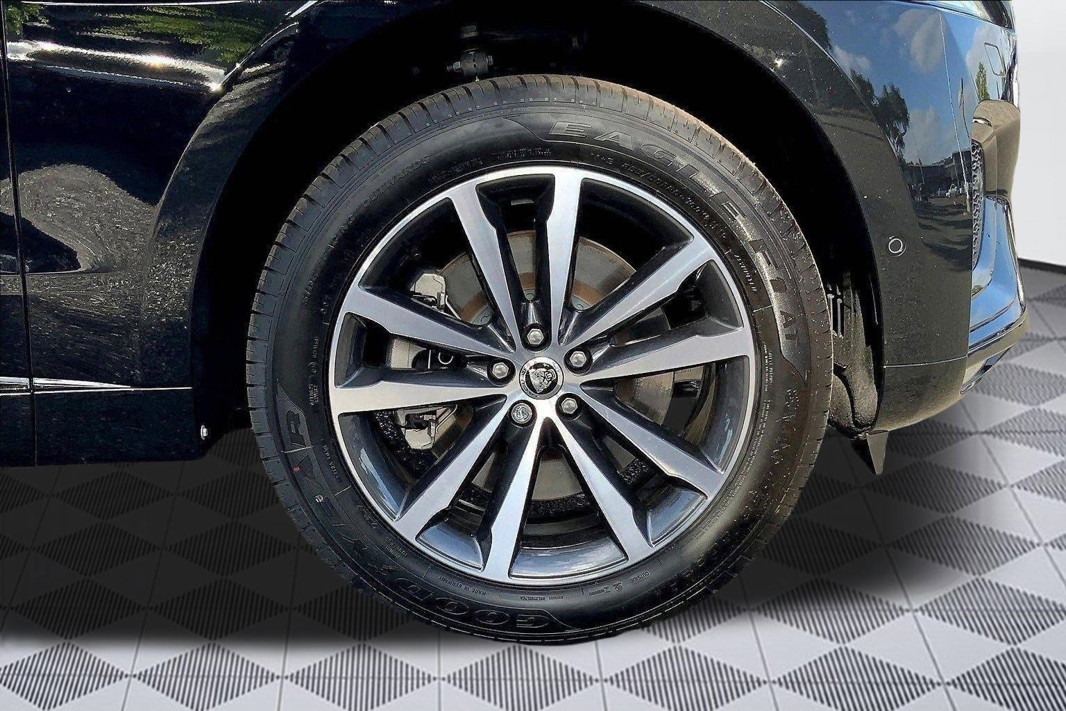 New 2026 Jaguar F-PACE R-Dynamic S AWD/4WD image 7