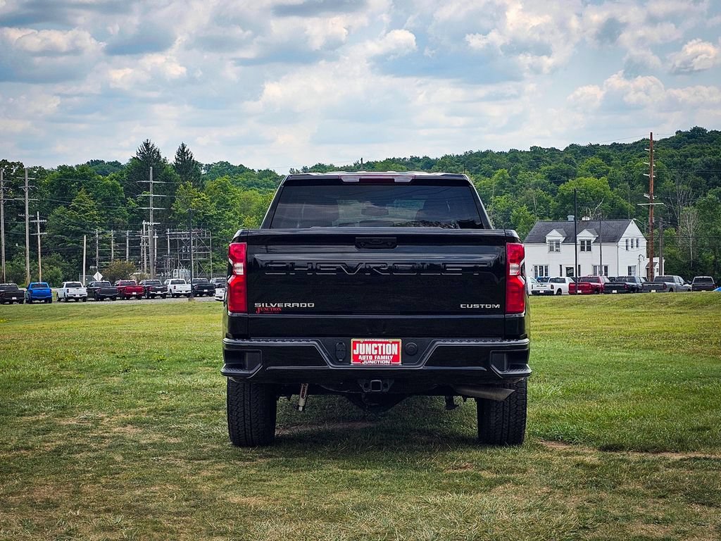 Used 2025 Chevrolet Silverado 1500 Custom Trail Boss AWD/4WD image 5