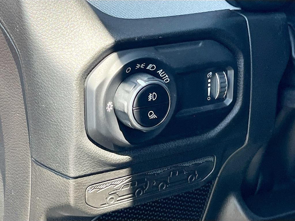 Certified 2025 Jeep Gladiator Sport AWD/4WD image 10
