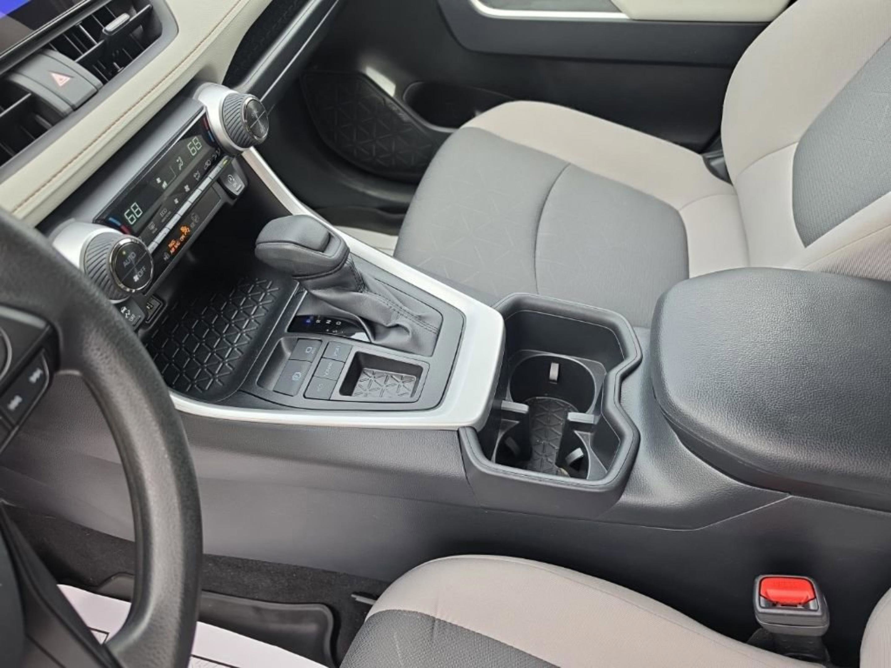Used 2025 Toyota RAV4 XLE w/ Convenience Package FWD image 25