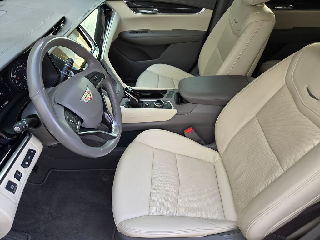 Used 2022 Cadillac XT6 Premium Luxury w/ Technology Package image 11