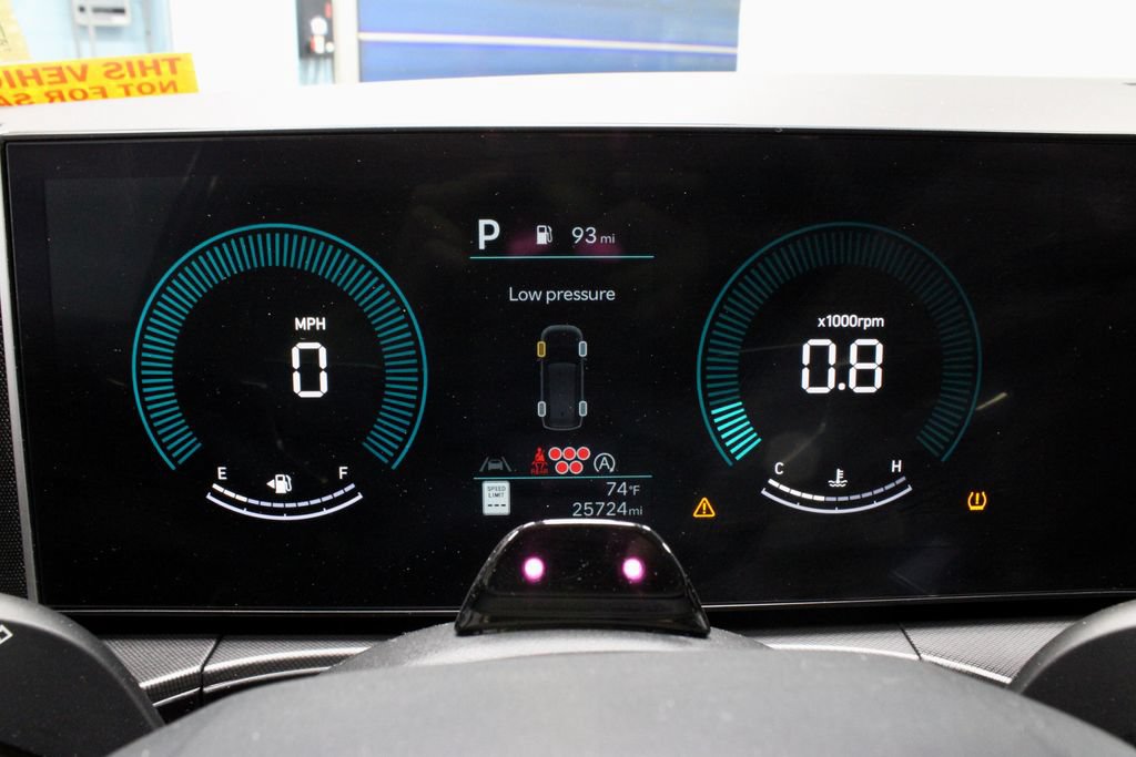 Used 2025 Hyundai Santa Fe SEL FWD image 29
