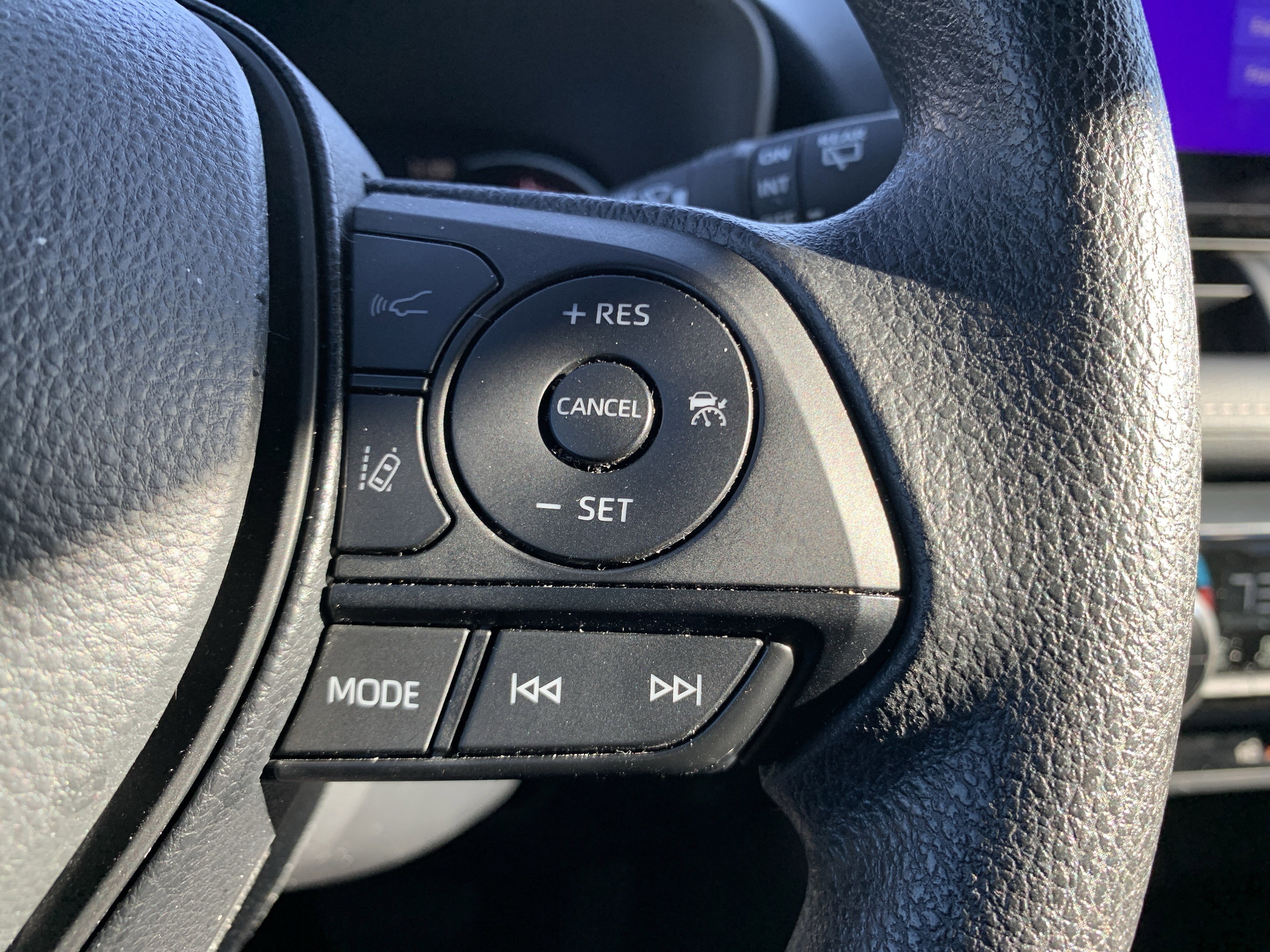 Used 2023 Toyota RAV4 XLE image 20