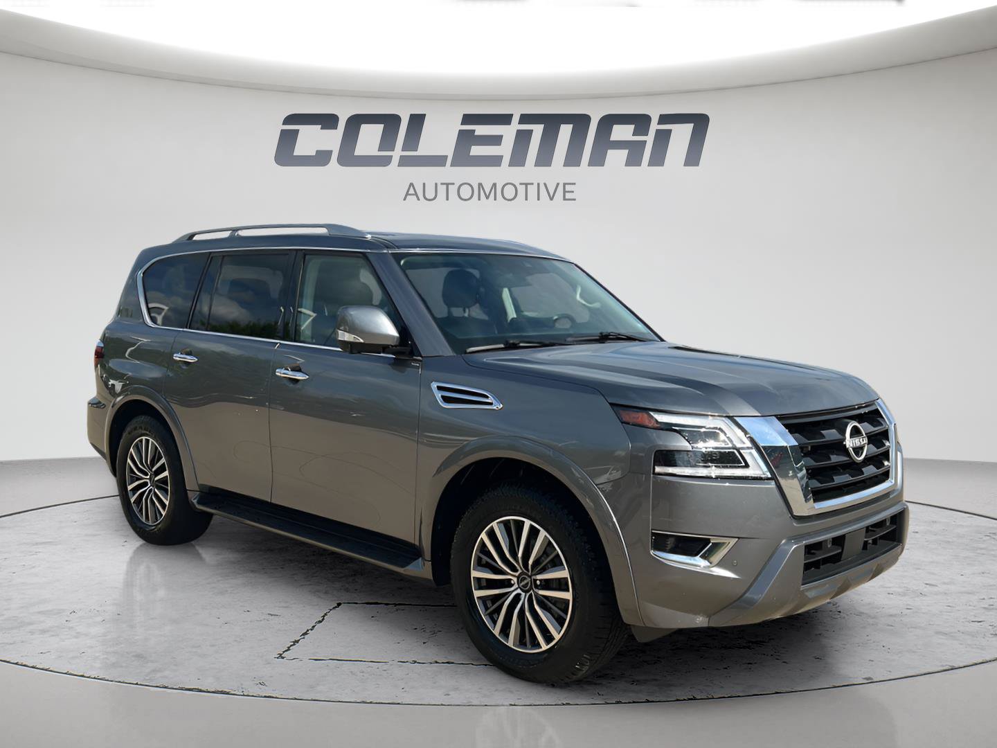 Used 2024 Nissan Armada SL w/ Captain's Chairs Package AWD/4WD image 2