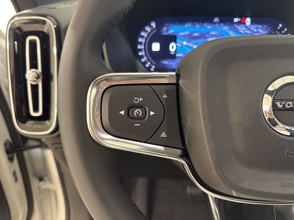 New 2026 Volvo XC40 B5 Ultra w/ Climate Package AWD/4WD image 9
