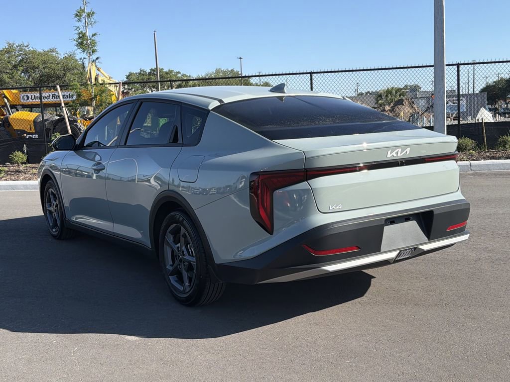 Used 2025 Kia K4 LXS FWD image 6