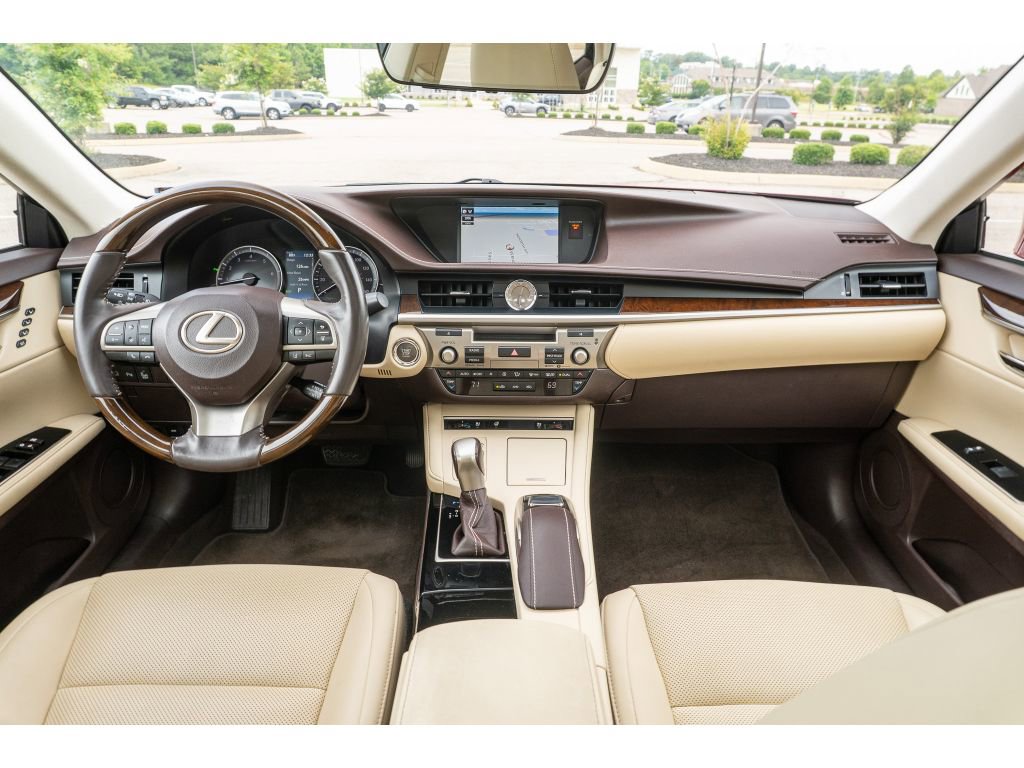 Used 2018 Lexus ES 350 w/ Navigation System Package FWD image 18
