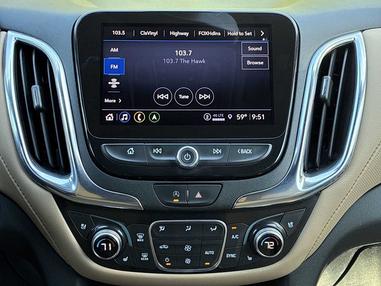 Used 2022 Chevrolet Equinox Premier AWD/4WD image 12