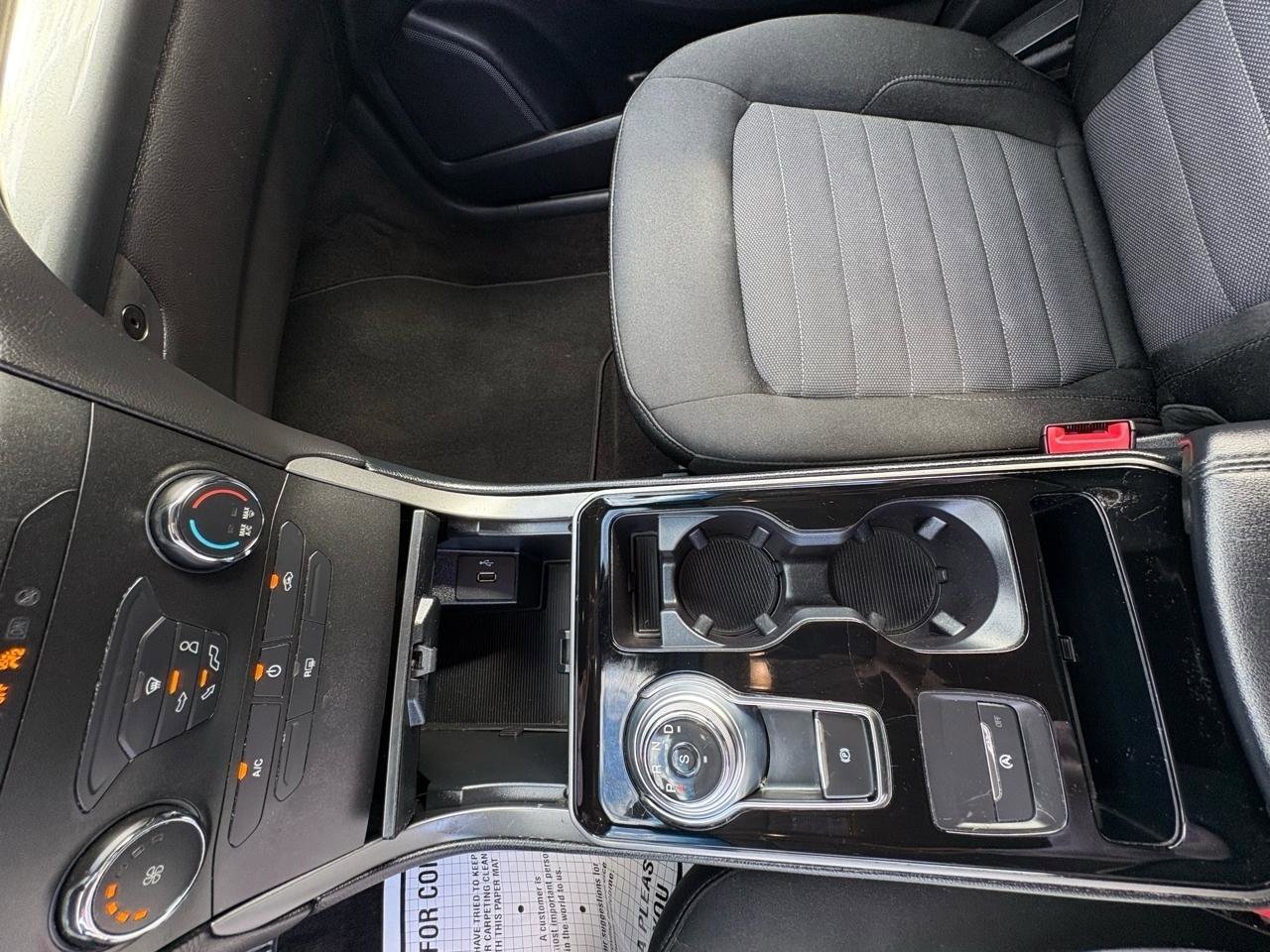 Used 2019 Ford Edge SE image 18