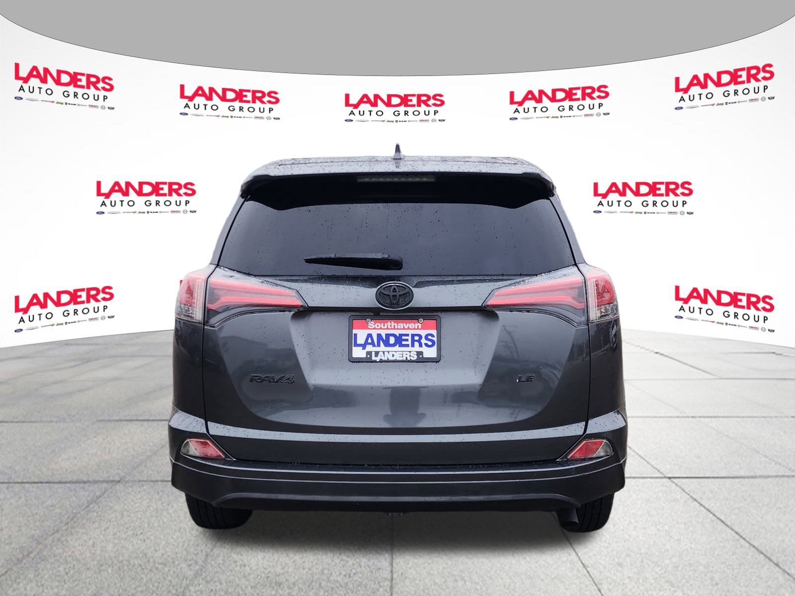 Used 2018 Toyota RAV4 LE image 4