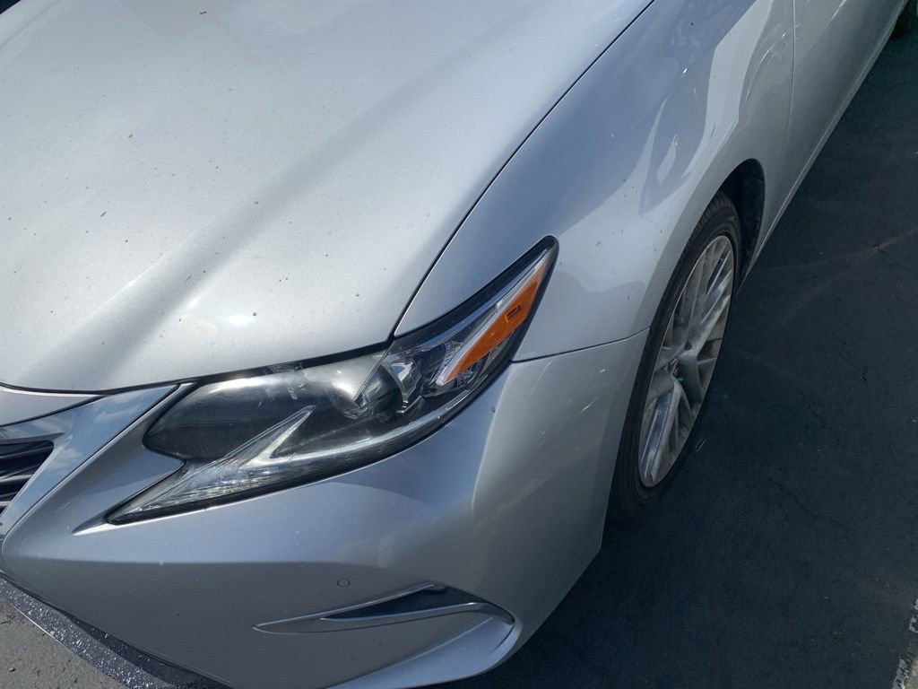 Used 2017 Lexus ES 350 w/ Luxury Package FWD image 2