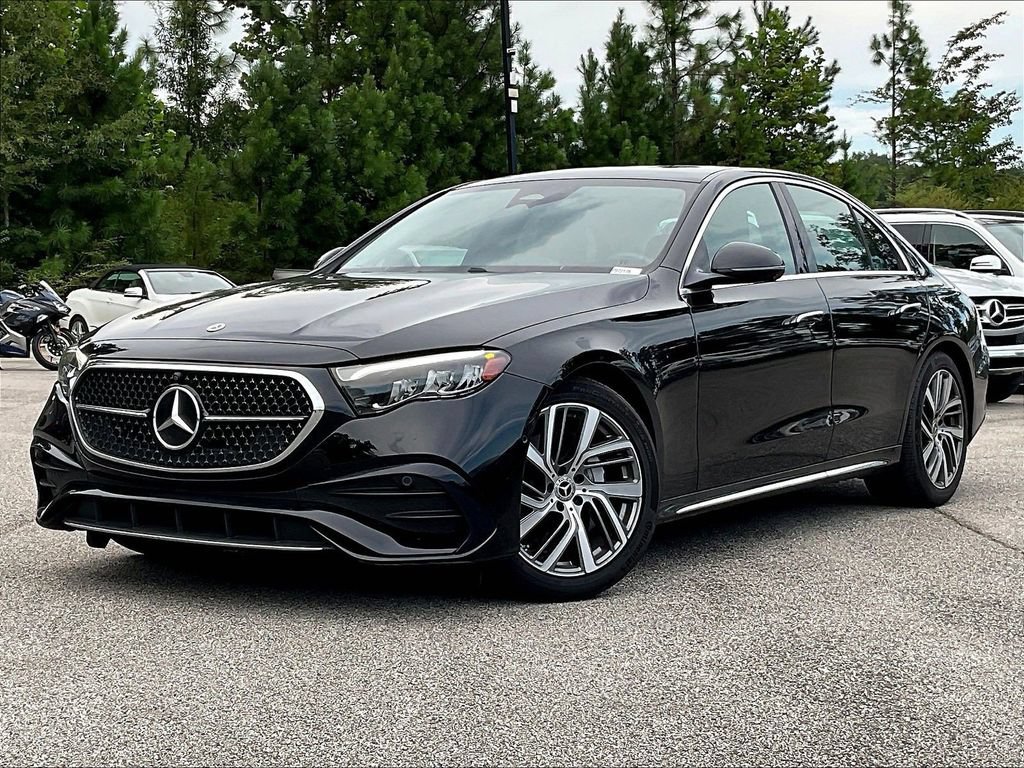 Used 2024 Mercedes-Benz E 350 4MATIC Sedan image 2